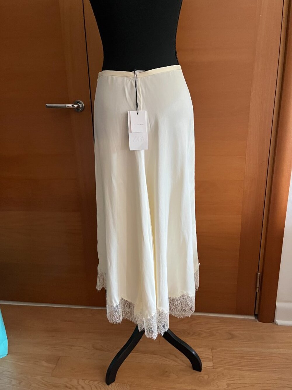 Zara Woman Collection Satin Effect Lace Midi Skirt in Ivory NWT - Picture 7 of 7